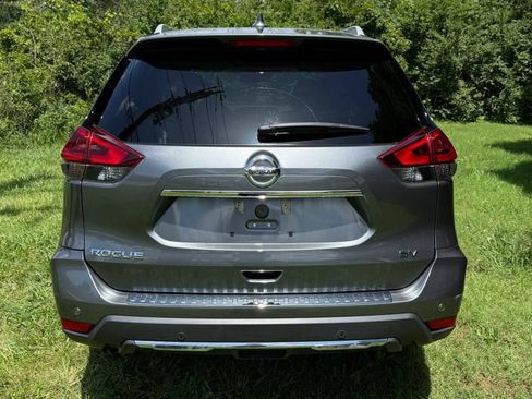 Used 2020 Nissan Rogue SV FWD image 3