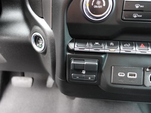 Used 2023 Chevrolet Silverado 1500 Custom image 44