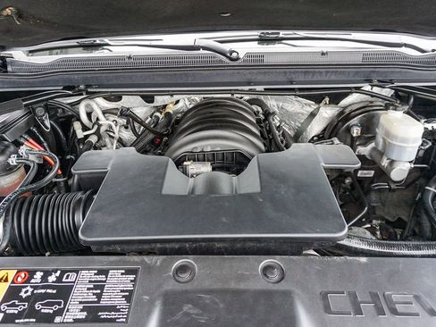 Used 2018 Chevrolet Suburban Premier AWD/4WD image 26