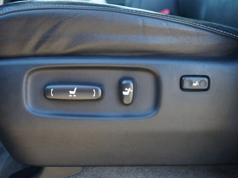 Used 2015 Toyota Land Cruiser AWD/4WD image 30
