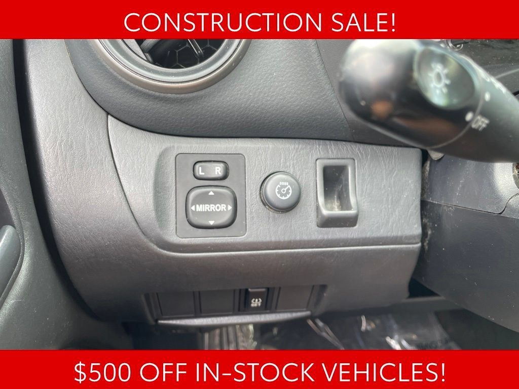 Used 2004 Toyota RAV4 4WD image 22
