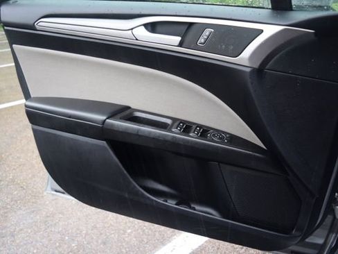 Used 2020 Ford Fusion S FWD image 18