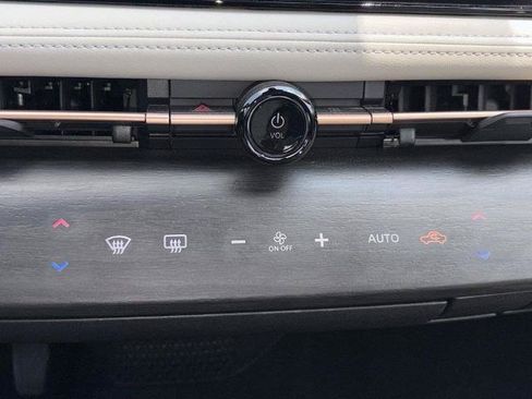 Certified 2024 Nissan Ariya FWD image 15