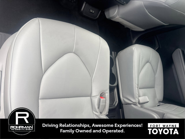 Used 2022 Toyota Highlander XLE FWD image 8
