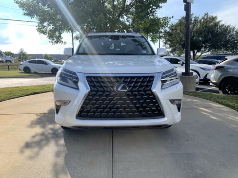 Used 2023 Lexus GX 460 Premium w/ Premium Package AWD/4WD image 3