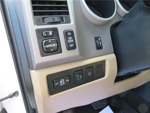 Used 2013 Toyota Tundra SR5 image 11