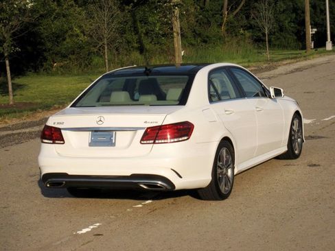 Used 2016 Mercedes-Benz E 350 4MATIC Sedan w/ Premium Package image 12