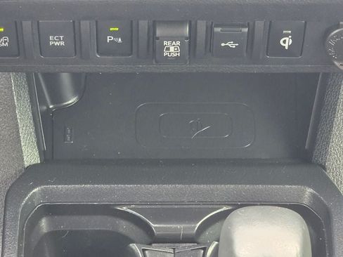 Used 2023 Toyota Tacoma TRD Off-Road w/ Technology Package AWD/4WD image 17