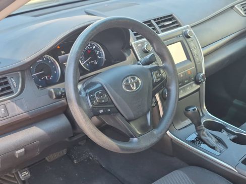 Used 2017 Toyota Camry LE FWD image 10