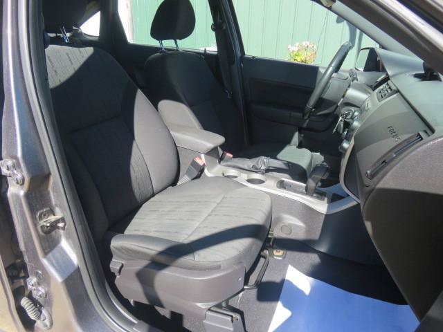 Used 2010 Ford Focus SE FWD image 18