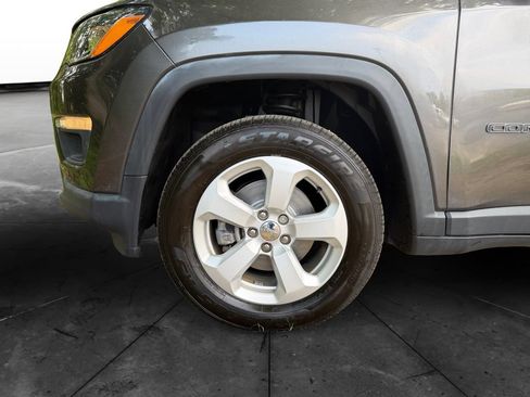 Used 2019 Jeep Compass Latitude AWD/4WD image 14