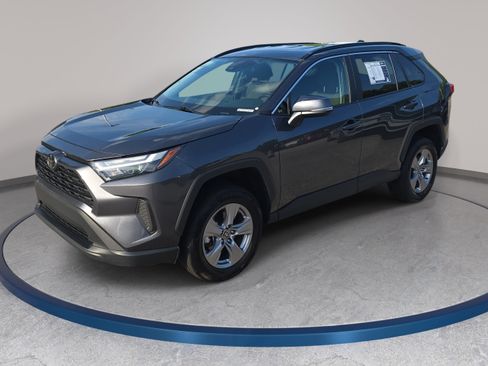 Used 2025 Toyota RAV4 XLE FWD image 1