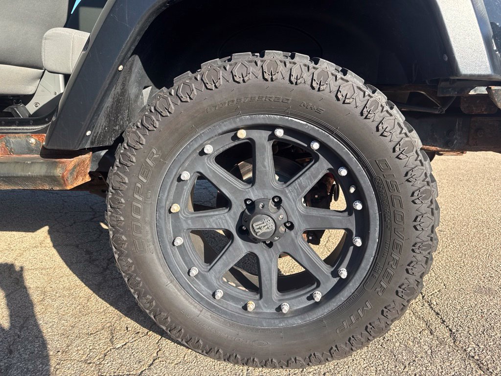 Used 2008 Jeep Wrangler Unlimited Sahara AWD/4WD image 9