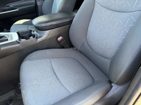 Used 2020 Toyota RAV4 XLE image 21