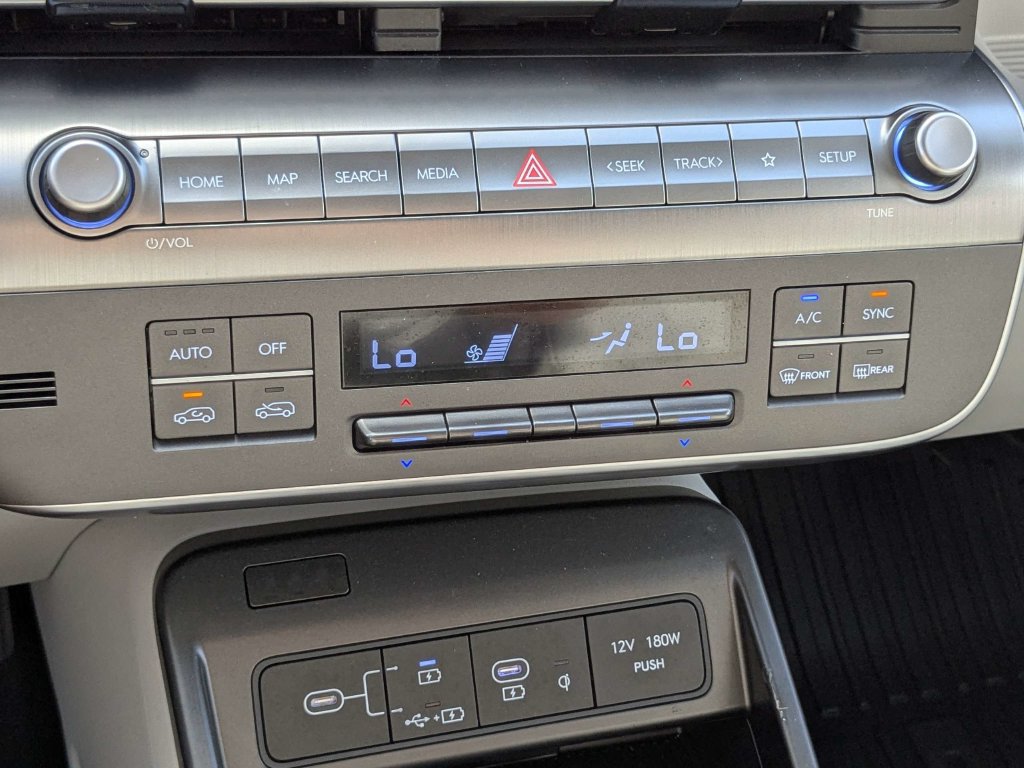 Used 2026 Hyundai Kona Limited FWD image 28