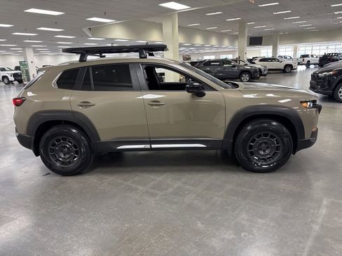 Used 2024 MAZDA CX-50 Meridian Edition w/ Apex Package image 8