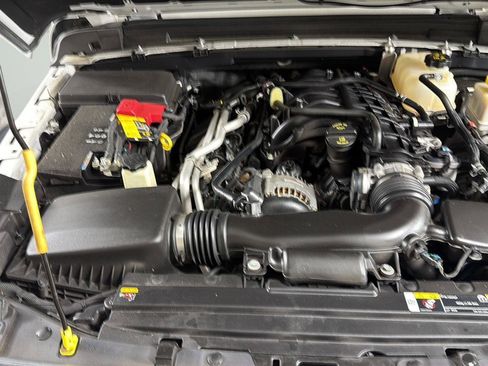 Used 2022 Jeep Gladiator Mojave w/ Trailer Tow Package AWD/4WD image 6