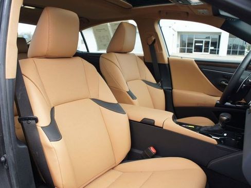 Used 2025 Lexus ES 350 w/ Premium Package image 22