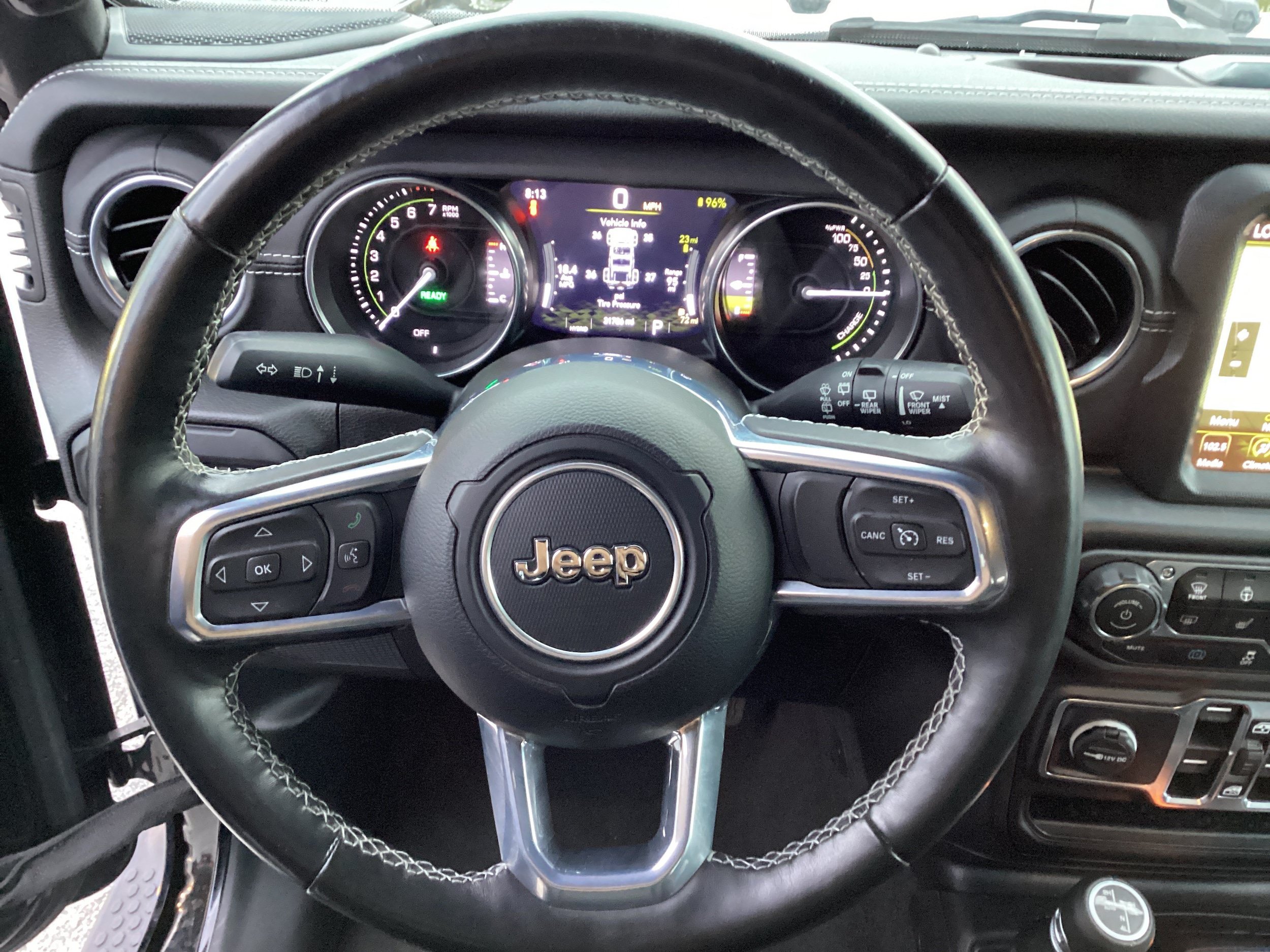 Used 2022 Jeep Wrangler Unlimited Sahara w/ Cold Weather Group AWD/4WD image 16