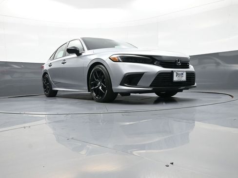 Used 2023 Honda Civic Sport image 27