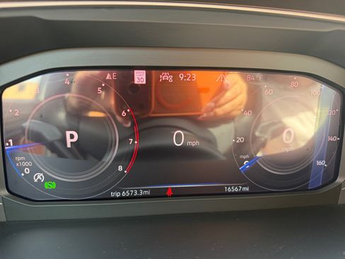 Used 2024 Volkswagen Tiguan SEL R-Line w/ MDO Package, Two-Row AWD/4WD image 18