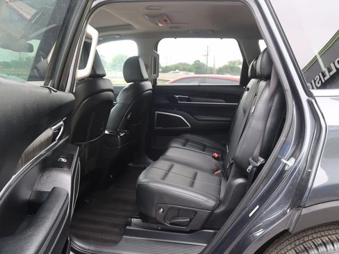 Used 2023 Kia Telluride EX FWD image 19