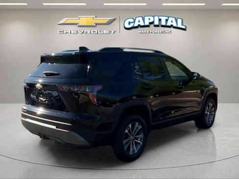 Used 2025 Chevrolet Equinox LT w/ Convenience Package II image 6