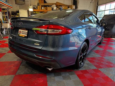 Used 2019 Ford Fusion SE w/ Equipment Group 151A FWD image 7