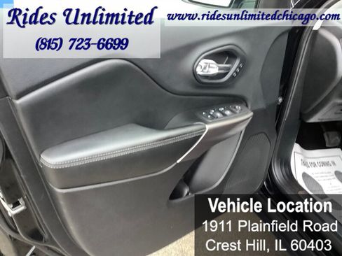 Used 2019 Jeep Cherokee Limited AWD/4WD image 15