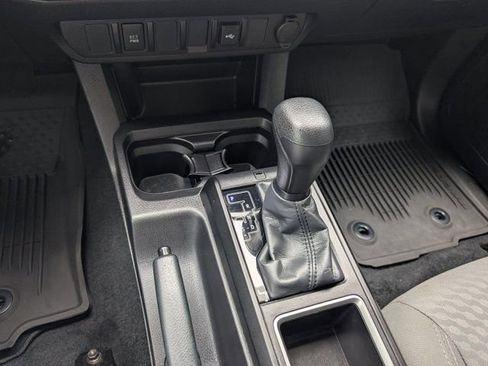 Used 2022 Toyota Tacoma SR AWD/4WD image 26