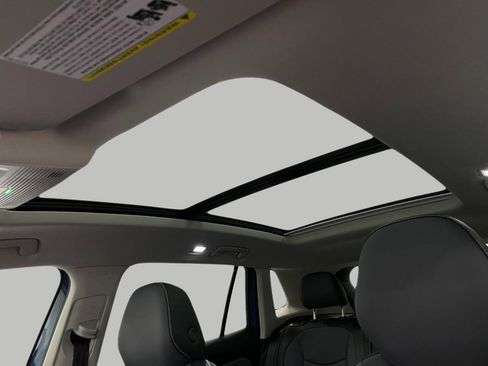 New 2026 Volkswagen Tiguan SE image 27