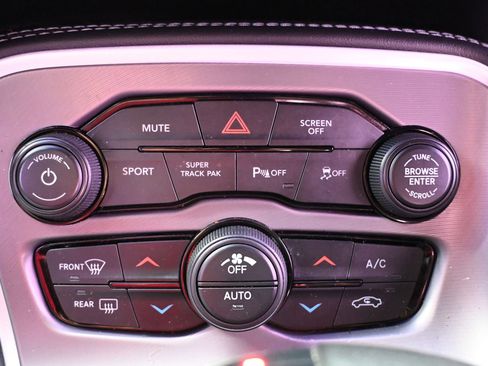 Used 2022 Dodge Challenger R/T w/ Plus Package image 18