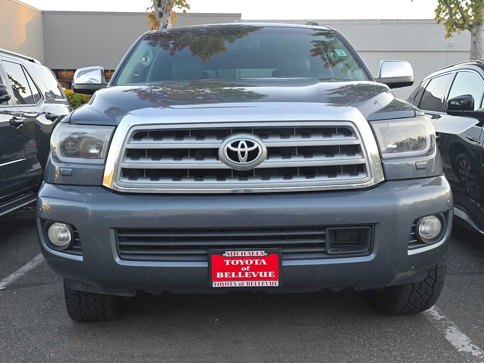 Used 2010 Toyota Sequoia Platinum AWD/4WD image 2
