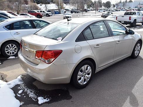 Used 2014 Chevrolet Cruze LS image 4