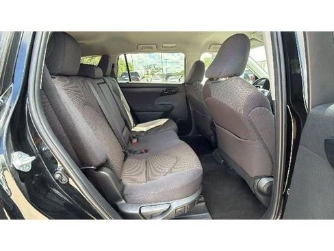 Certified 2025 Toyota Highlander LE FWD image 38