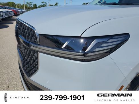 New 2025 Lincoln Navigator Reserve image 13