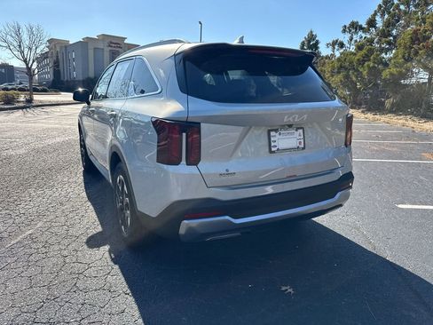 New 2026 Kia Sorento S image 5