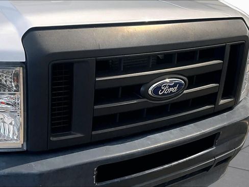 Used 2023 Ford E-350 and Econoline 350 Super Duty w/ Power Windows & Locks Group RWD image 27