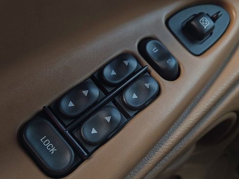 Used 1998 Ford Mustang GT image 14