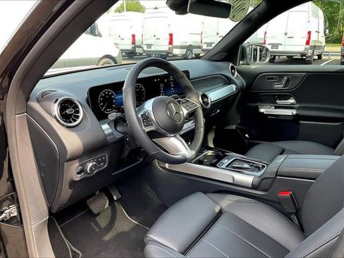 Used 2026 Mercedes-Benz GLB 250 4MATIC image 19