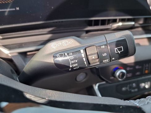 Used 2026 Kia Carnival EX image 12