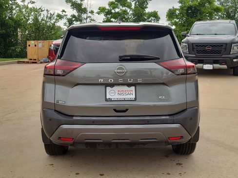 Used 2023 Nissan Rogue SL w/ SL Premium Package FWD image 3