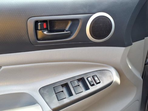Used 2015 Toyota Tacoma 4x4 Double Cab w/ TRD Sport Package image 4