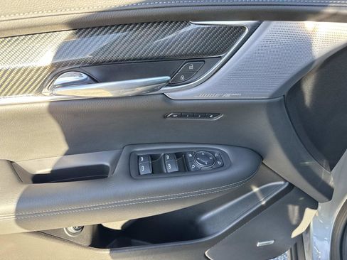 Certified 2024 Cadillac XT6 Sport w/ Technology Package image 19