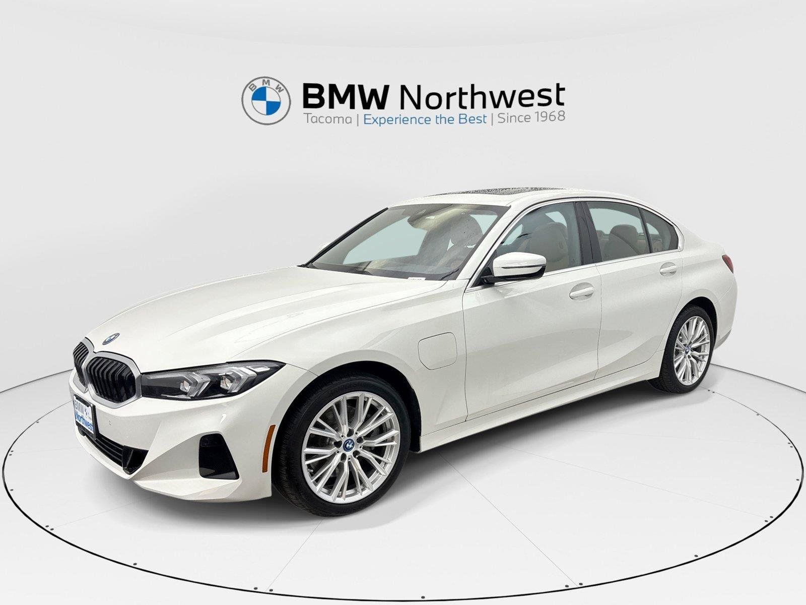 Used 2024 BMW 330e w/ Convenience Package RWD image 1
