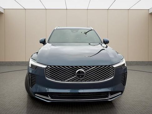 New 2026 Volvo XC90 B6 Plus w/ Protection Package Premier AWD/4WD image 4