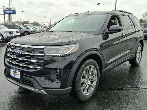 New 2026 Ford Explorer Active w/ Active Comfort Package AWD/4WD image 2