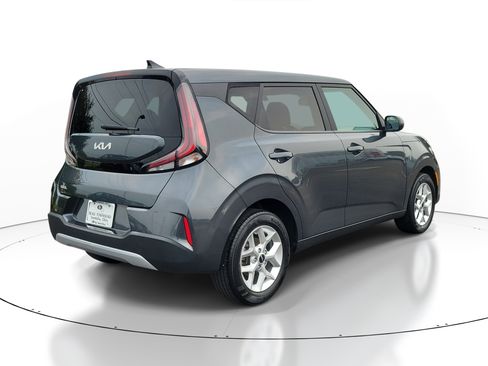 Used 2024 Kia Soul LX w/ Option Group 015 FWD image 4