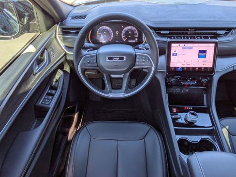 New 2025 Jeep Grand Cherokee L Limited image 18