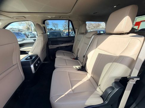 Used 2023 Ford Expedition XLT image 25